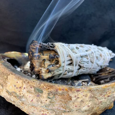 Vinoraa Smudging